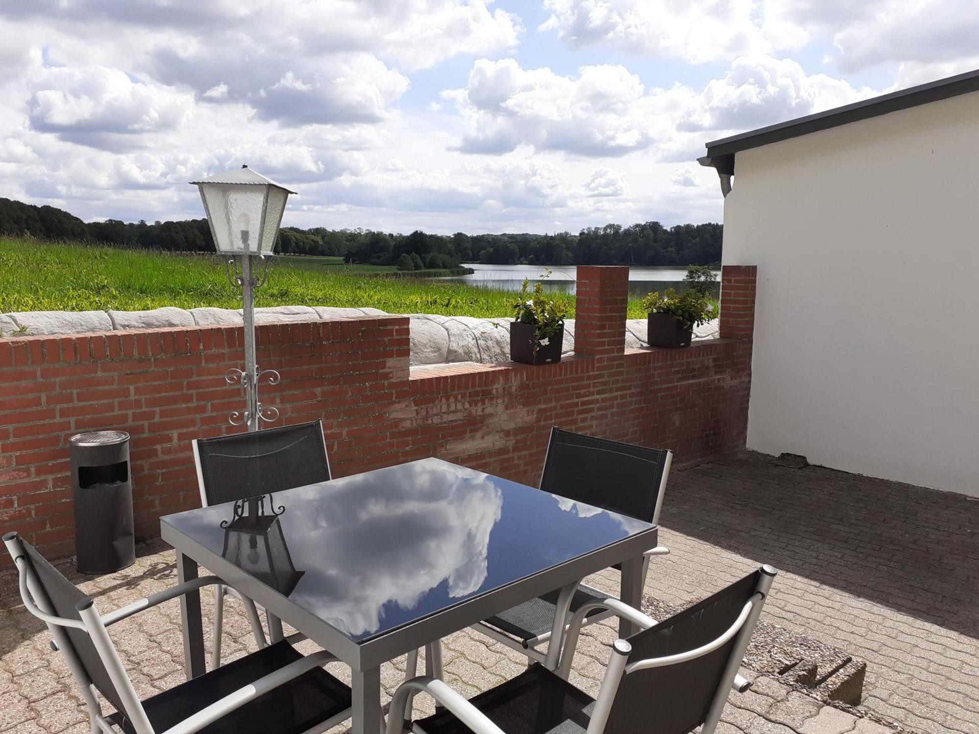 Erdgeschoss-Appartement Mit Seeterasse Ahrensbok 客房 照片